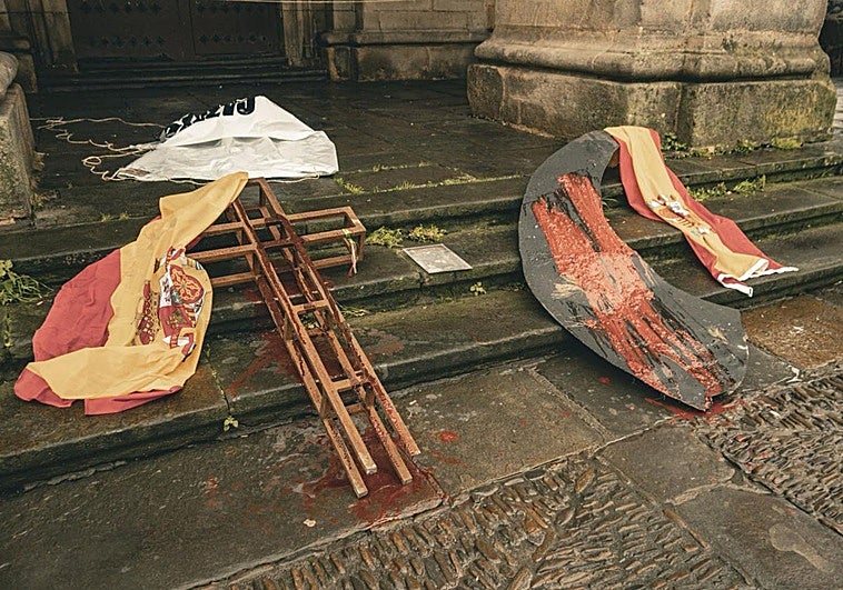 Ernai exhibe en Durango los «símbolos españolistas» que ha retirado los últimos días